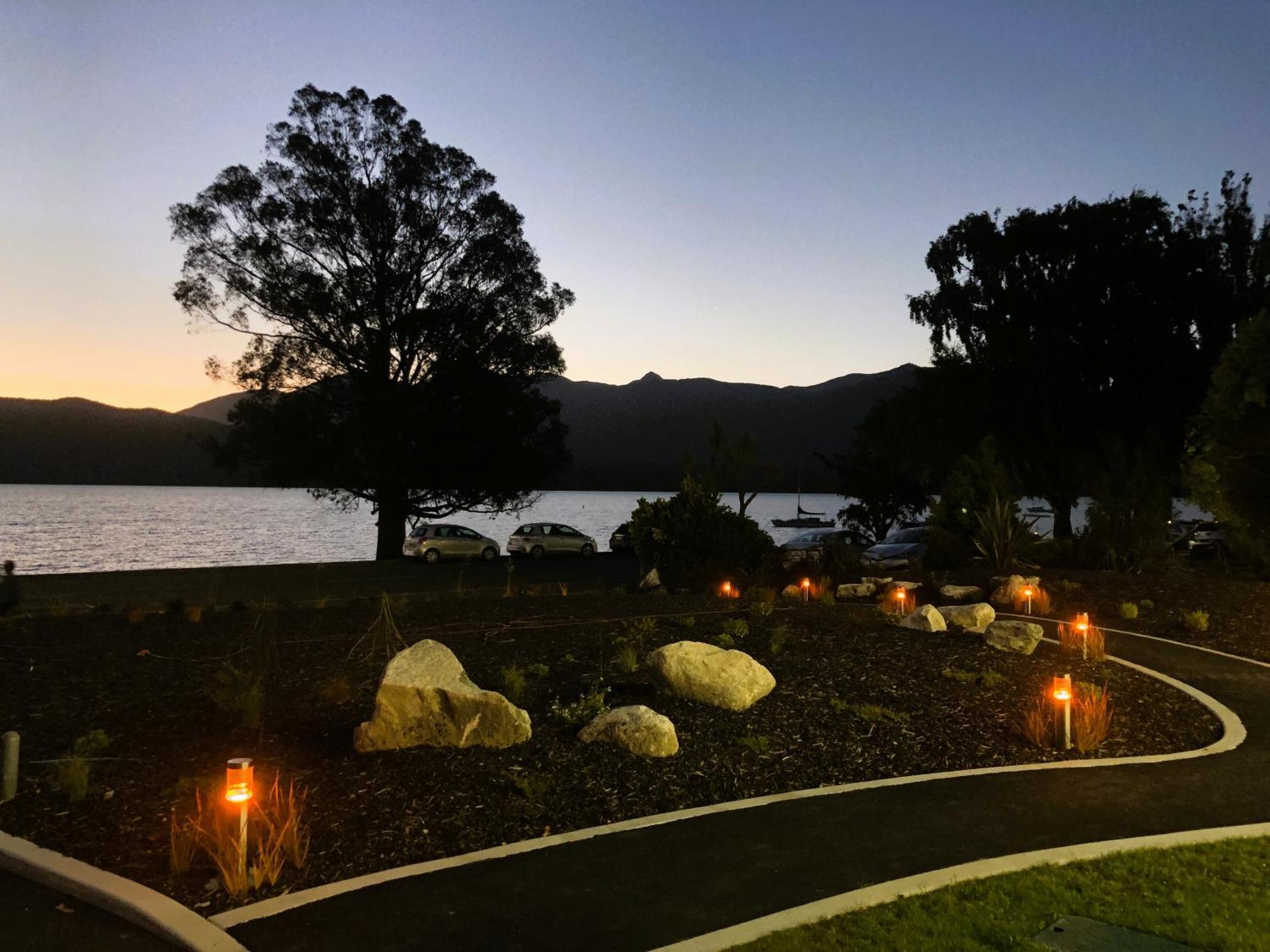 Fiordland Lakeview Motel And Apartments Te Anau Exterior foto